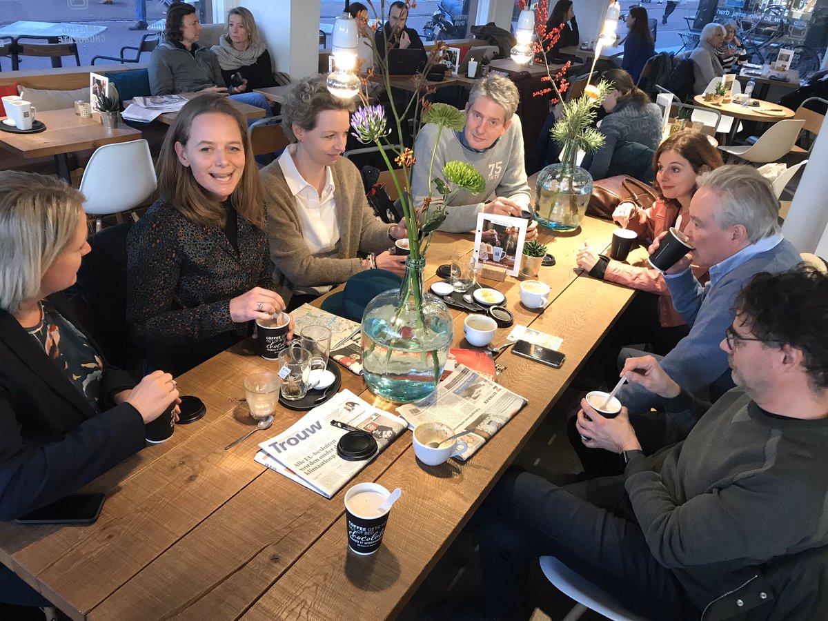 experTeasers's tweet image. experTeasers Group vanmiddag bijeen in Leiden.