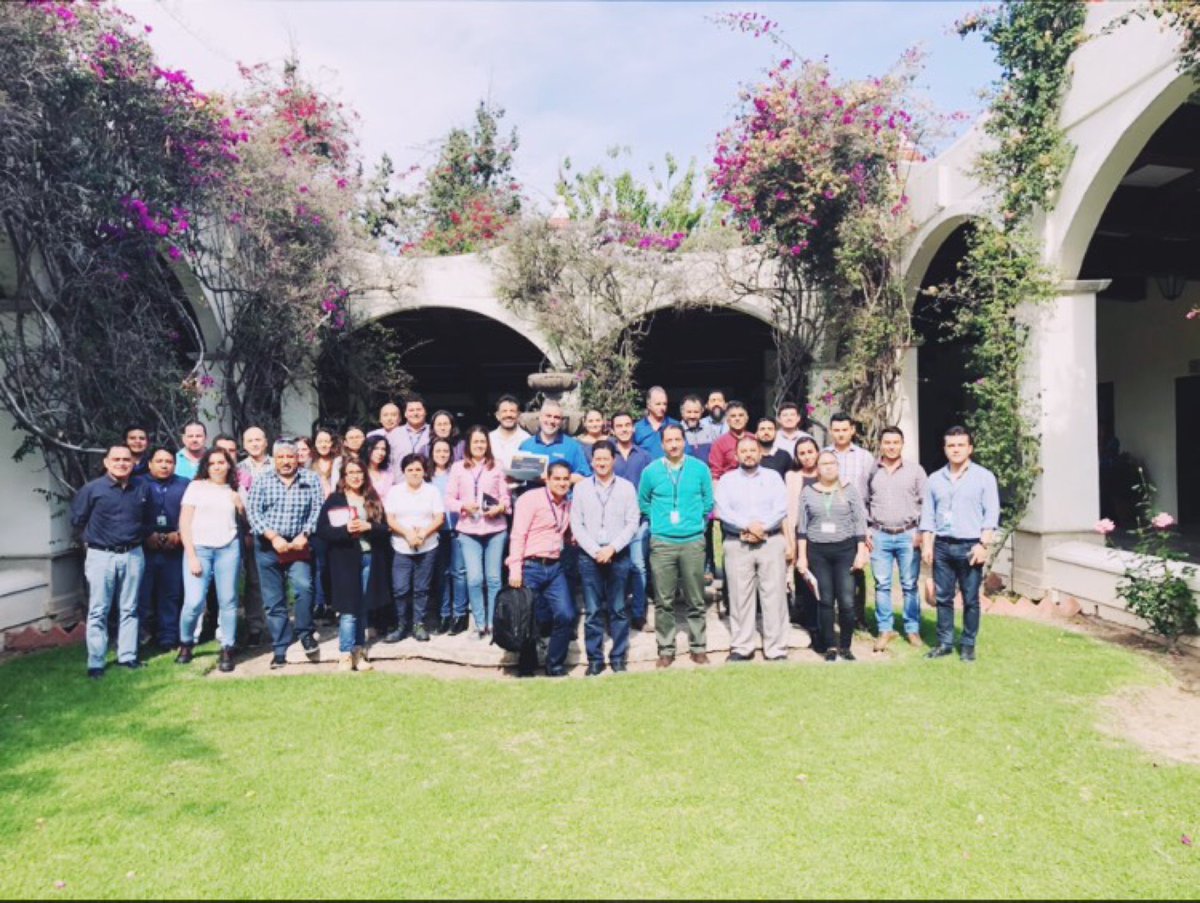 sebastianbrau's tweet photo. Con mis amigos de #Kaltex, una de las textileras más grandes del mundo, en una nueva jornada de #Industria40 para el #PotenciamientoHumano. Muchas gracias por vuestra amabilidad!

#Tecnología #TransformacionDigital https://t.co/GWsewYyyyL