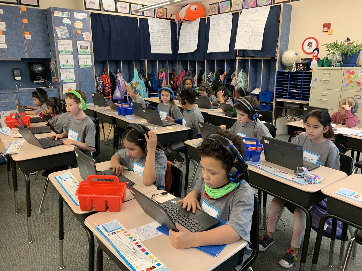 haleywa_PLT's tweet photo. @codeorg Thank You for filming in our classroom! @swill2015 @HighlineSchools @GregoryHeights @jjlozano #HighlineCodes #HighlineProud https://t.co/BwoyaEnyQL