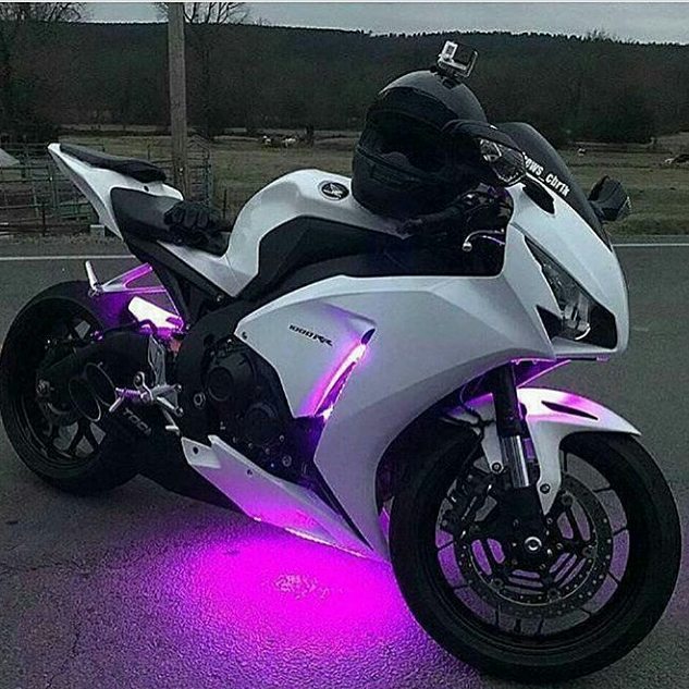 Reposting @legendarymotorsport__:
sick color combination🔥
make sure you follow us @legendarymotorsport__

#motorcycle #instamotogallery #ducati #bikelife #moto #motogp #sportbike #superbike #instamotorcycle #instamoto #pistonaddictz #bikeswithoutlimits #sportsbikelife #r1 #honda