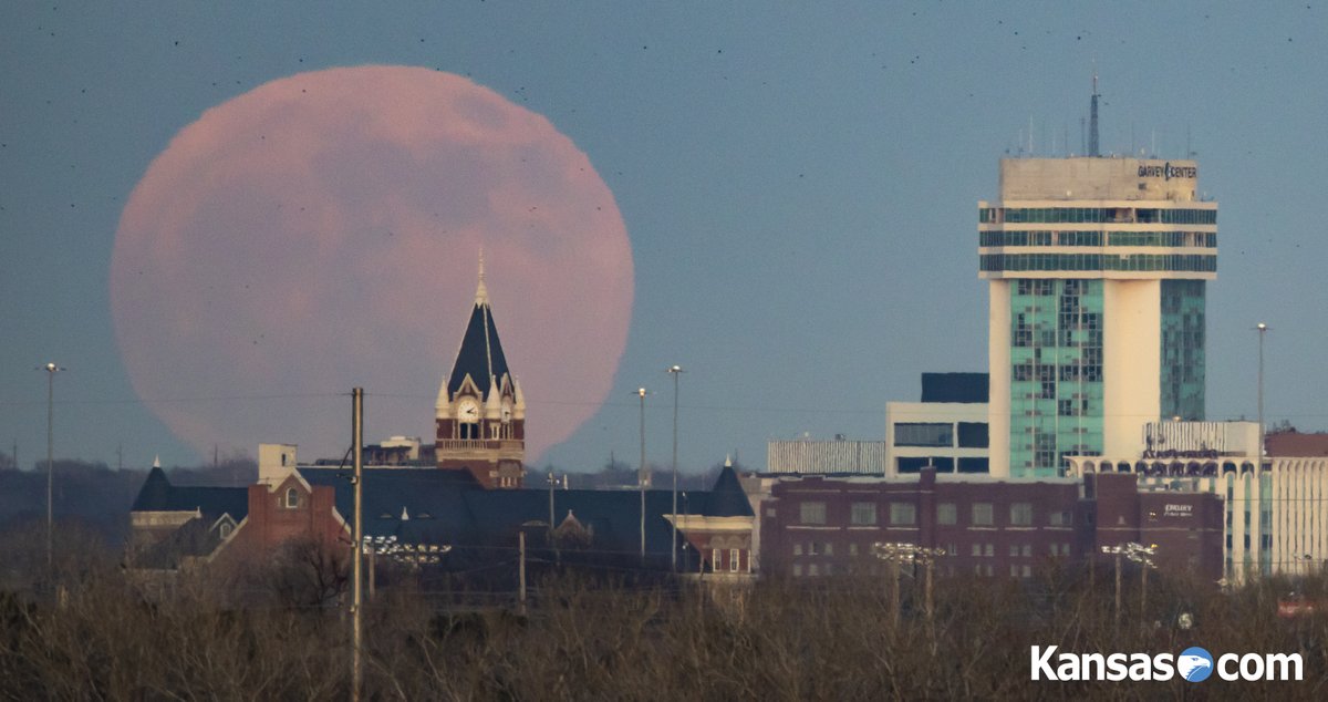 December full moon rises over the Air Capital. #wichitawesome