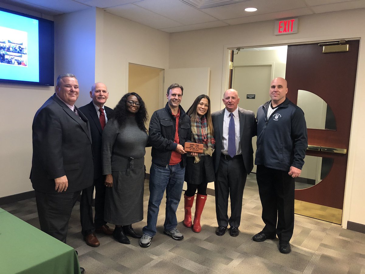 HowellTwpK8's tweet photo. Celebrating Daniel Finn and his 32 years of service to the students of Howell Township Public Schools! #HTPSTalentTeams @HowellTwpMSS https://t.co/racICCaTXx