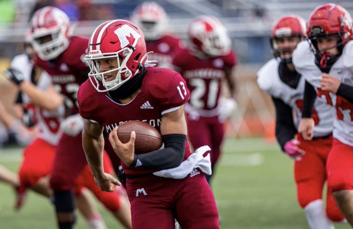 ⬛️ Senior Season Highlights (Touchdowns Only) hudl.com/v/2CXu8U
⬛️ Mlive Michigan High School Football Player Of The Year (18 &amp; 19)
⬛️ STATE CHAMPS Hungry Howie’s Mr. Football 2019
⬛️ Gatorade Michigan High School Football Player Of The Year 2019
⬛️ 48-4
⬛️ 29 D1 Offers