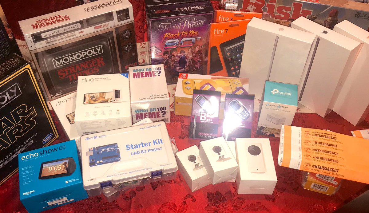 Have some elves wrapping presents for this party !!