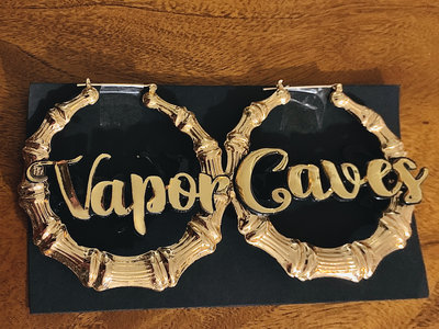 thevaporcaves's tweet photo. https://t.co/eVBPtVsiyN
Struggling to find the perfect gift? Give the gift of VAPOR. You can sleep at night knowing you bought directly from the artist's bandcamp, which now features: Hoop Earrings, Yellow Vinyl, T-Shirts, 45's, Prayer Candles, trading cards, &amp; stickers. Buy Now! https://t.co/YsVfiL3kLD