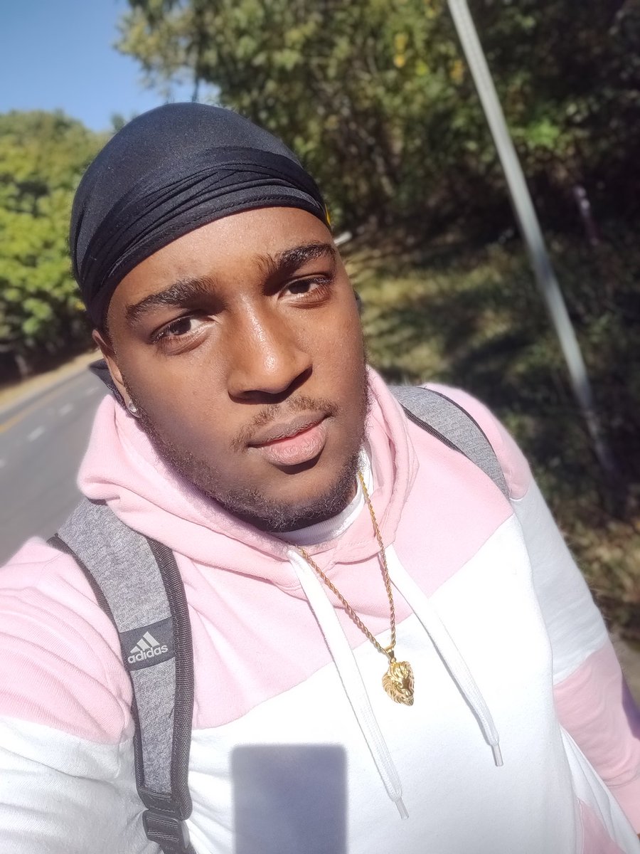 KingKello98's tweet photo. Guess I look better when I smile https://t.co/CvhjILSE5w