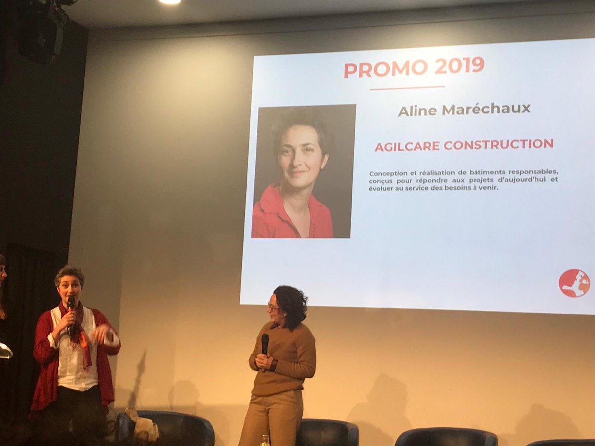 RaphaeleLeroy's tweet photo. Ce soir le #PrixWomenAct @Empowher_FR célèbre des femmes formidables qui entreprennent pour les personnes handicapées, pour l’égalité🧔👩, l’insertion par l’emploi...
👏🏻 à toutes les candidates! Mention spéciale à @agilcare (bâtiments zéro déchet) qui reçoit le prix @BNPParibas! https://t.co/c8r1FwZuck