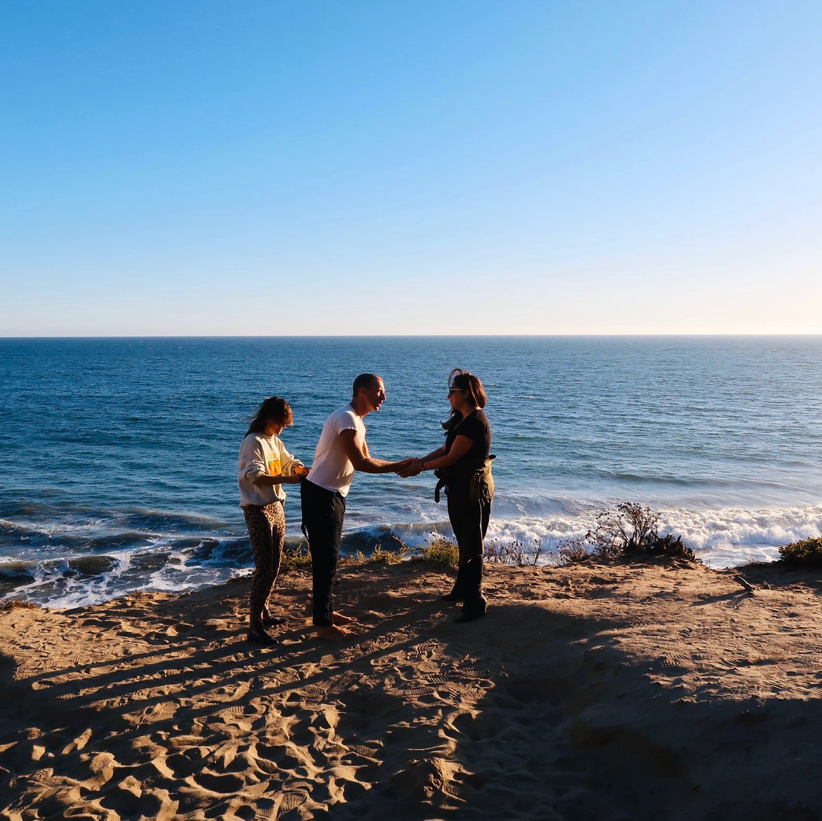 Behind the scenes at the LA shoot for the new Everyday Life video (which you can watch at youtu.be/7HmiFxqdgq4). A 🌙☀️