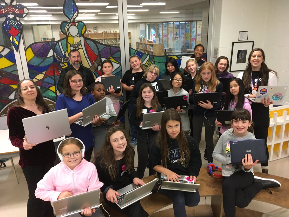 mssutherland8's tweet photo. #HackergalWebEx @thehackergals #Hackergal2019 #ImAhackergal #ocsbCODES #ocsbDL @OCSB_LT #lukocsb Girls are coding about #HerStory ! #WeAreTheFuture https://t.co/JayWBSJLoU