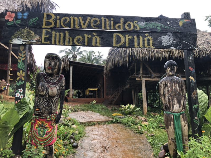 Donación de 30 unidades de energización solar por Orient International de Shanghai en la comunidad indígena Emberá Drúa, Chagres Arriba.  #ResponsabilidadSocial 🇨🇳🇵🇦