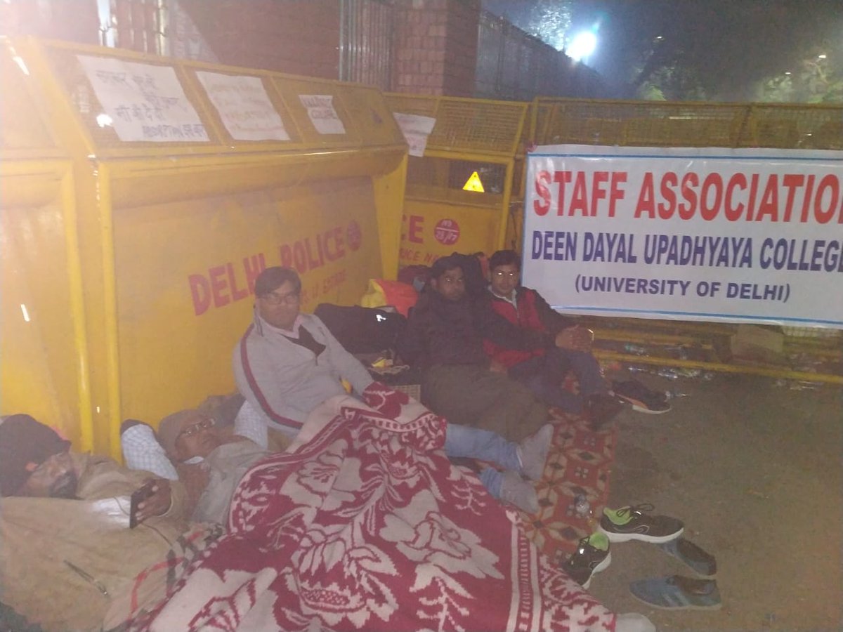 DducDelhi's tweet photo. 8th Day #DUTA_Movement
#RegulationForAbsorption
@HRDMinistry 
@subrahyd 
@PMOIndia 
@ndtvindia 
@Delhiuniversit 
@ugc_india 
@DrRPNishank 
@narendramodi_in https://t.co/QhJMQf8hzP