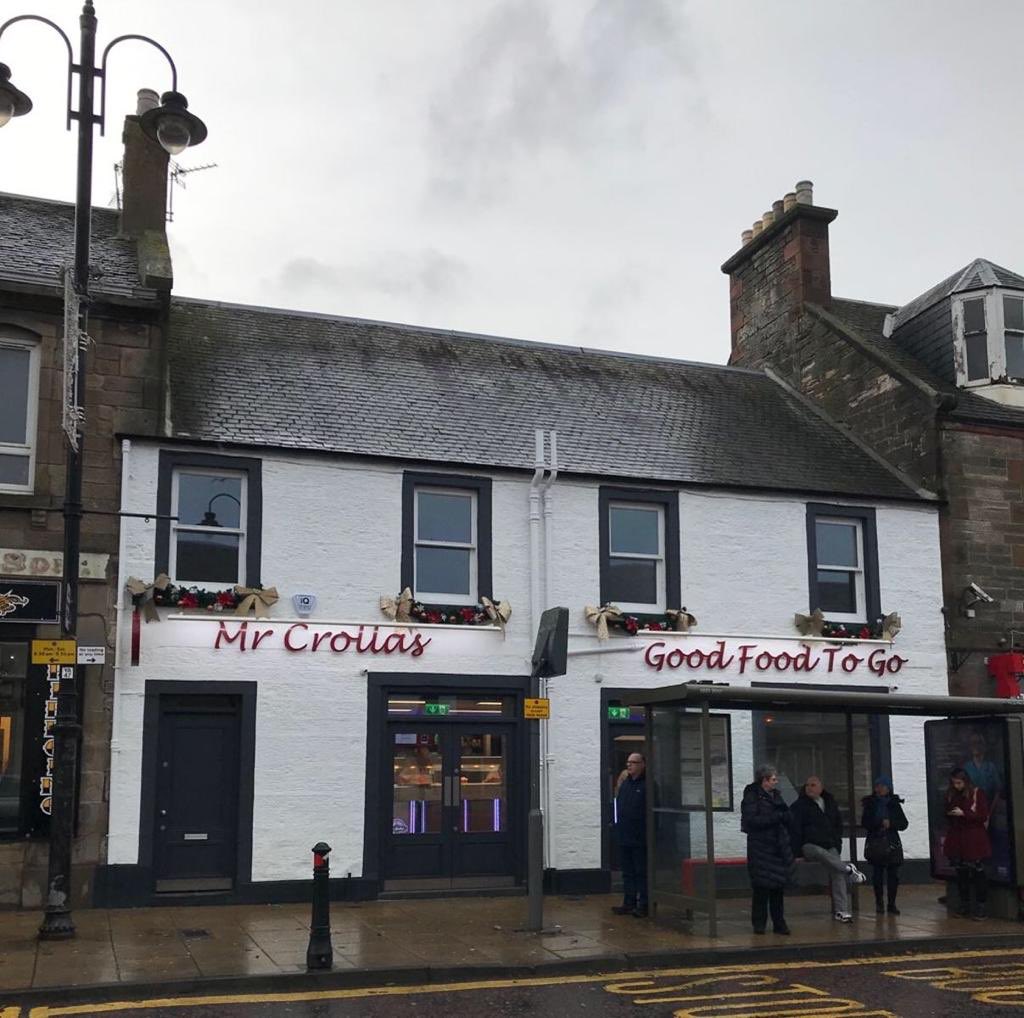 TranentRegen's tweet photo. We are delighted with the shopfront upgrade and it’s stylish new sign at Mr Crolla’s on #TranentHighStreet Looks great by day and night!#TranentCARS @HistEnvScot @SDavieELC @ELCouncil #shopfrontrepairs https://t.co/lfUC27WxVM