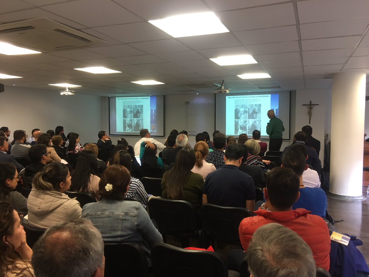 EvidenciaTer's tweet photo. Dr Restrepo @EduMedUnisabana habla de Educación basada en Competencia en el Diplomado de Educación para Profesionales de la Salud #spem3 @unisabana @MedicinaSabana y su enfoque en Entrustable Profesional Activities EPAs @olletencate https://t.co/qiSqbGKfRs