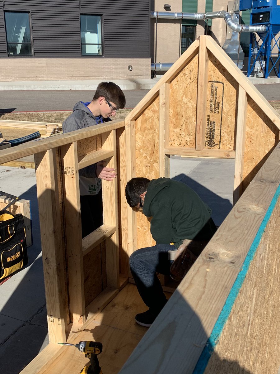 SouthHighMakers's tweet photo. Carpenter’s in development!  Taking advantage of nice December weather to begin assembling the playhouses today!  @USD305 @SouthCougars #why305 https://t.co/AnLEgYcJPb