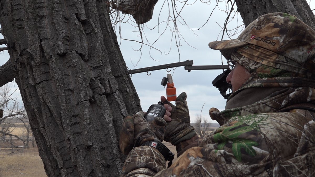 BmNation's tweet photo. Did you know No-Freeze #69 Doe-In-Rut® Buck Lure is specifically designed to use in colder climates, where temperatures consistently drop below freezing during the rut? #coldweatherhunting #whitetailhunting #Tinks @ArcusHunting https://t.co/nZMoGL8t7L