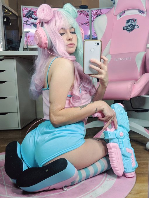 Watch Rusty Fawkes's leaked NSFW photo on TwXstars