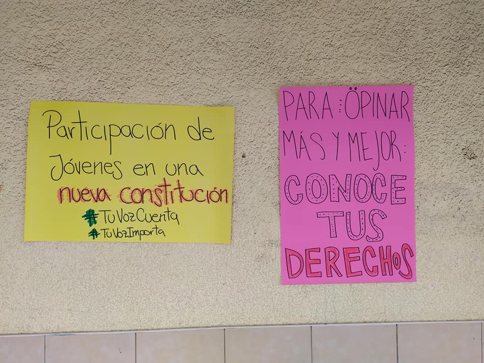 munisanjoaquin's tweet photo. Esta mañana, en CE Horacio Aravena Andaur, OPD San Joaquín realizó los talleres para jóvenes: Primeros Auxilios en Tiempos de Crisis, Conoce tus Derechos y Violencia de Género.
Se busca que nuestros jóvenes estén informados, participen y su voz se escuche en la nueva Constitución https://t.co/2PSHmw0TU6
