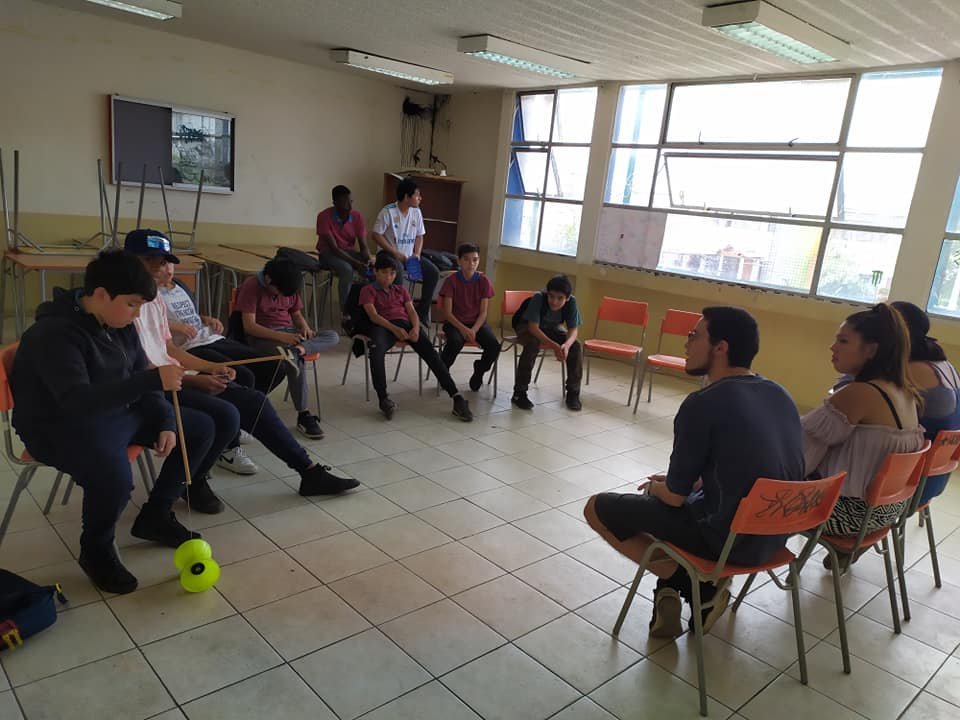 munisanjoaquin's tweet photo. Esta mañana, en CE Horacio Aravena Andaur, OPD San Joaquín realizó los talleres para jóvenes: Primeros Auxilios en Tiempos de Crisis, Conoce tus Derechos y Violencia de Género.
Se busca que nuestros jóvenes estén informados, participen y su voz se escuche en la nueva Constitución https://t.co/2PSHmw0TU6