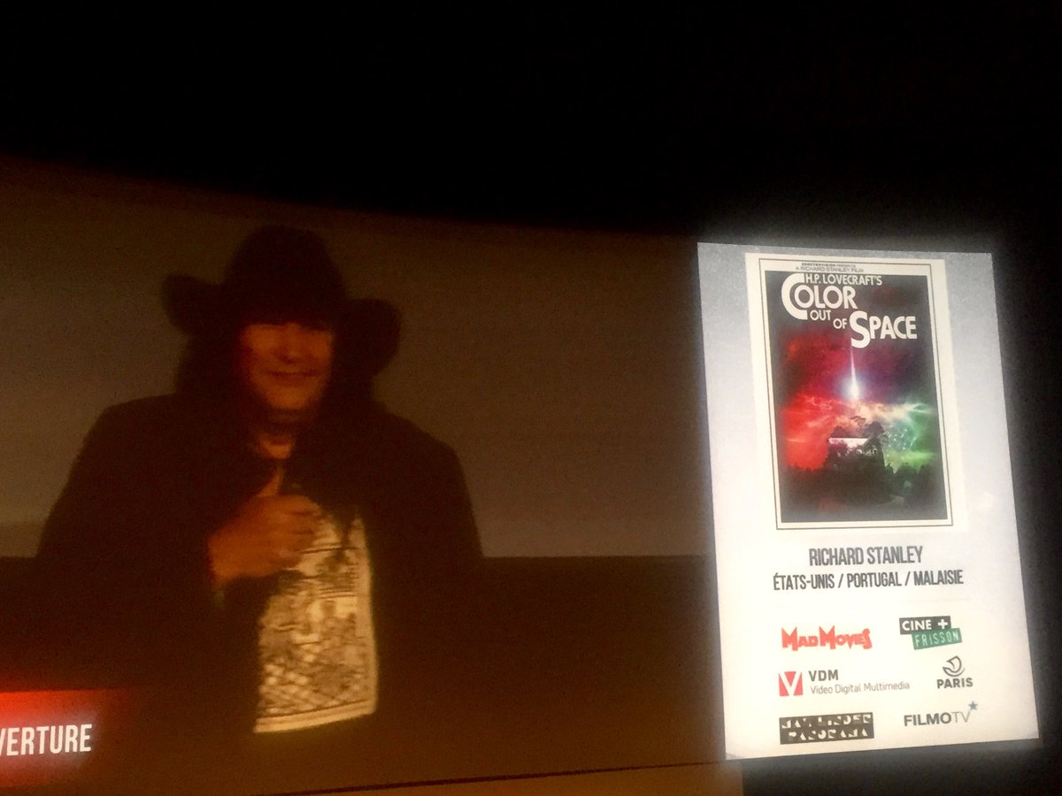 Dparra04's tweet photo. Soirée d’ouverture de l’indispensable #PIFFF @parisfantastic avec la projection de Color Out of Space de @RichardStanley7 en sa présence. À la présentation le super duo #FaustoFasulo @CyrilDespontin Et c’est parti jusqu’au 17 déc ! https://t.co/kZBwkaDCYc