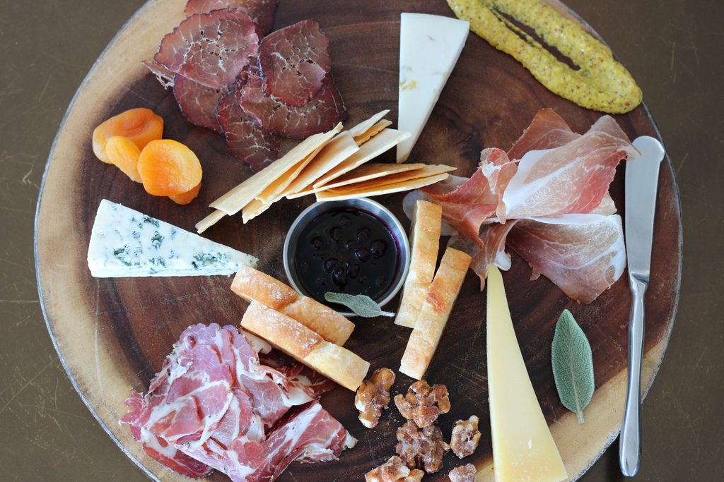 Excellent cocktails pair best with excellent snacks. 

#sunsetloungeftcollins #sunsetlounge#sunsetsatsunset #haveyouseenthesunset #oldtownfortcollins #rooftopbar #craftcocktails #wine #beer #views #cheese #charcuterie #yesplease #haveasnack #winenot