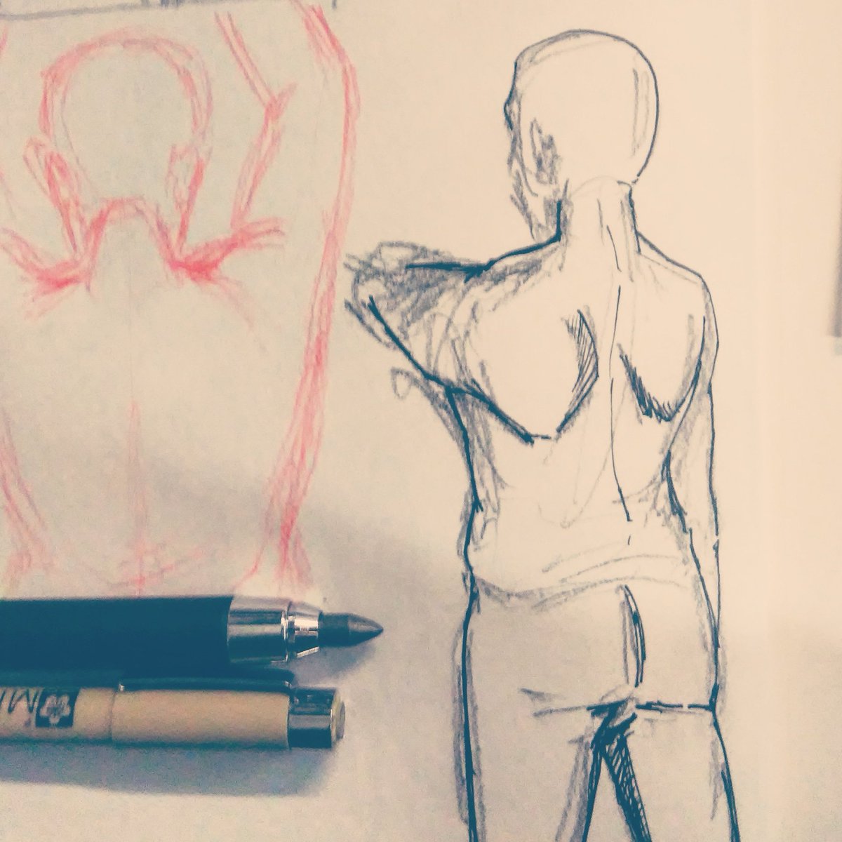nathalielpzart's tweet photo. Been doing some studies on my anatomy 🌻🌻✏✒✨ #nathaliemichelleart #nathalielpzart #sketches #premiumsketchbook #iwanttogetbetter #💪💪✨ #letsgo https://t.co/rzK6hXOlQP