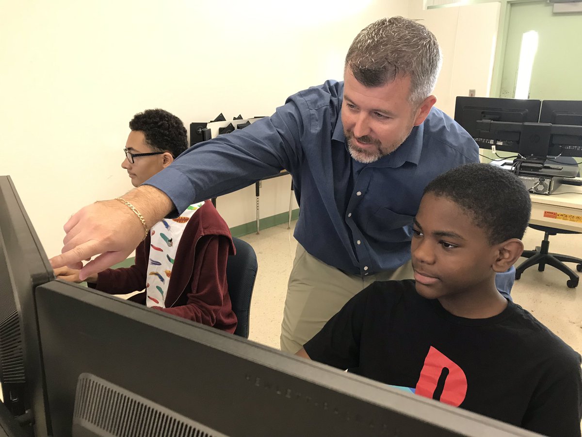 HillsboroughSch's tweet photo. New Tampa Digital Academy teaches Web Design, 3D Animation &amp; Game Design! This 7-yr overarching philosophy starts in 6th grade at @LibertyEagles1 &amp; continues throughout their sr year at @TheFHSPatriots 

Learn more or apply to any of our Choice programs https://t.co/Qasjm3Vh48. https://t.co/awtUHRBpNg