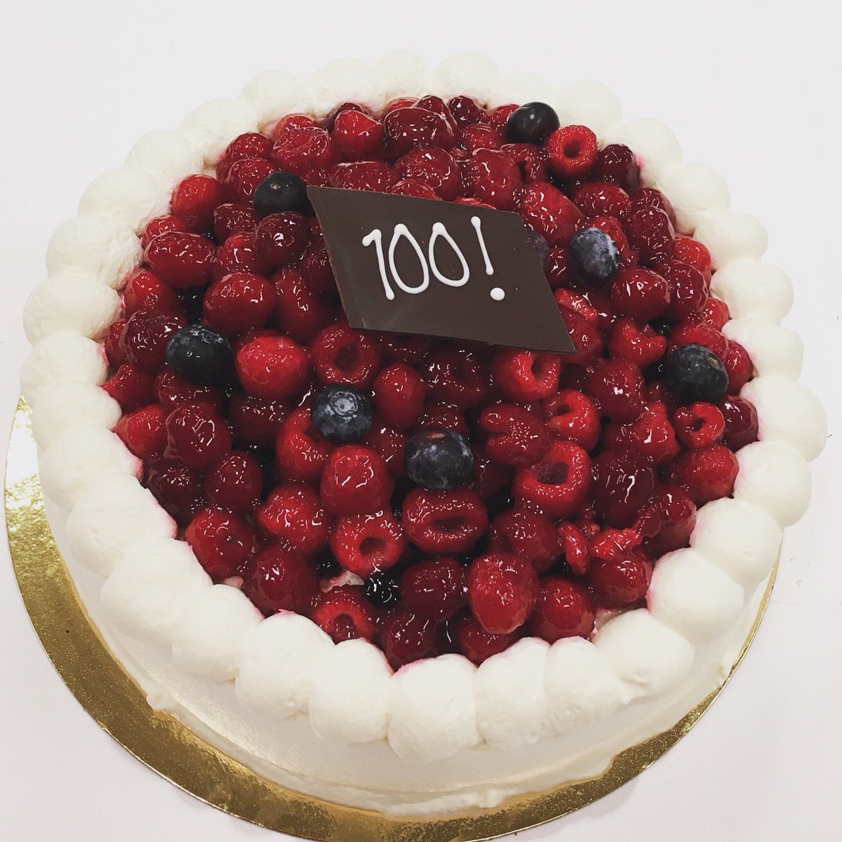 HSBLivingLab's tweet photo. Hurra! Hundra projekt i vårt labb! 🥳 En milstolpe i arbetet mot framtidens hållbara boende. Tack alla partners, forskare och företag som kommer till oss med era spännande idéer! #hsblivinglab https://t.co/Y4g98RuwG2