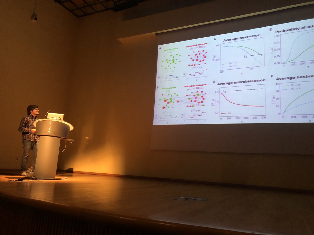 Iehchel's tweet photo. Santiago Sandoval nos habla de Ecología microbiana y metagenómica computacional en la Semana de la Biología Computacional del @INMEGEN 

#SemanaBioComp
#CompBioFest https://t.co/wxbp1QH8f6