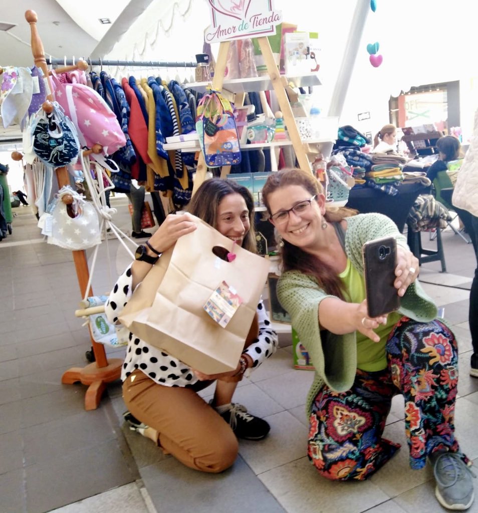 vstagnogray's tweet photo. #ProPymeMujer 
Apoyo el comercio local, a emprendedoras y emprendedores de la Región.

Visita Feria “Elijo Local”⭐️encontrarás productos innovadores y muchas alternativas para tí y tus seres queridos!
Dónde?👇🏽
Boulevard Mall Marina 
Hasta el 24/12
Entre las 10:00 y las 20:00hrs. https://t.co/XPxvfPyJbZ