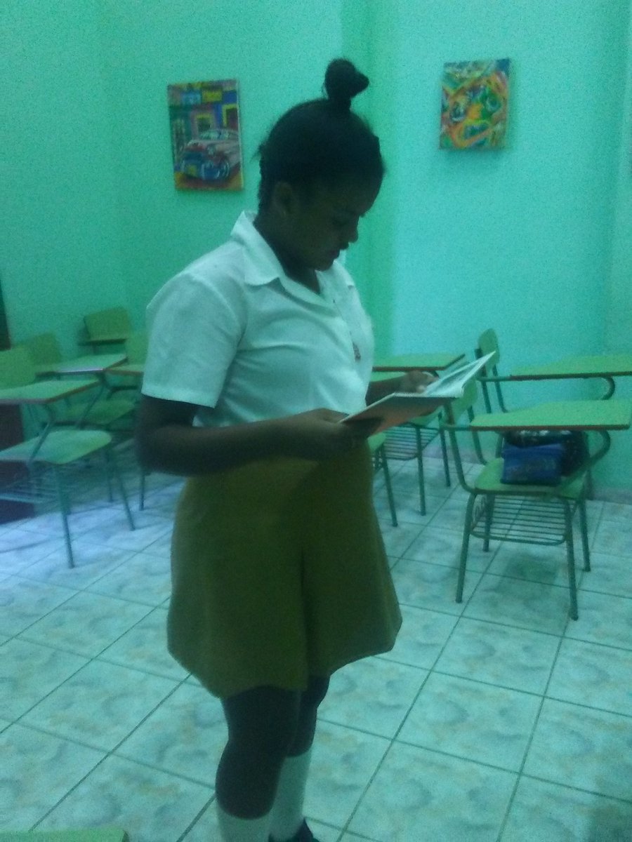Celebra la Educación Secundaría Básica Concurso Municipal de Español.
#CubaMined #CubaEduca #Tania_taniaVa #LeyanOlivares #elsa_ena #FalconYoania