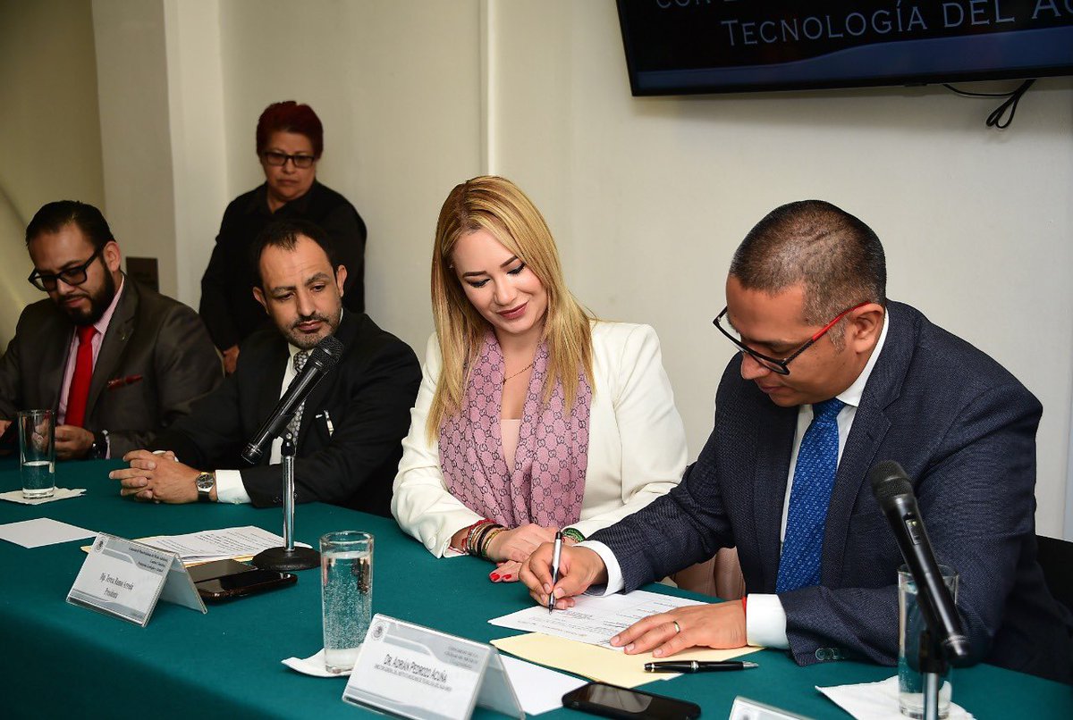 TereRamosA's tweet photo. La @Comision_Mexico del #MedioAmbiente en el @Congreso_CdMex firmamos un #AcuerdoDeColaboración con el @IMTA_mx y @SEMARNAT_mx.
Gracias al Dr. @apedrozoacuna por su apoyo.
Este acuerdo fortalecerá los trabajos de nuestra comisión, principalmente los relacionados con el agua. 💦✅ https://t.co/8F2g8S5U40