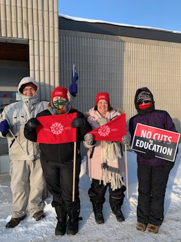 EtfoSuperior's tweet photo. Manitouwadge braves the cold to support #OSSTF #ETFO #etfostrong https://t.co/CpRZiWM7Rr