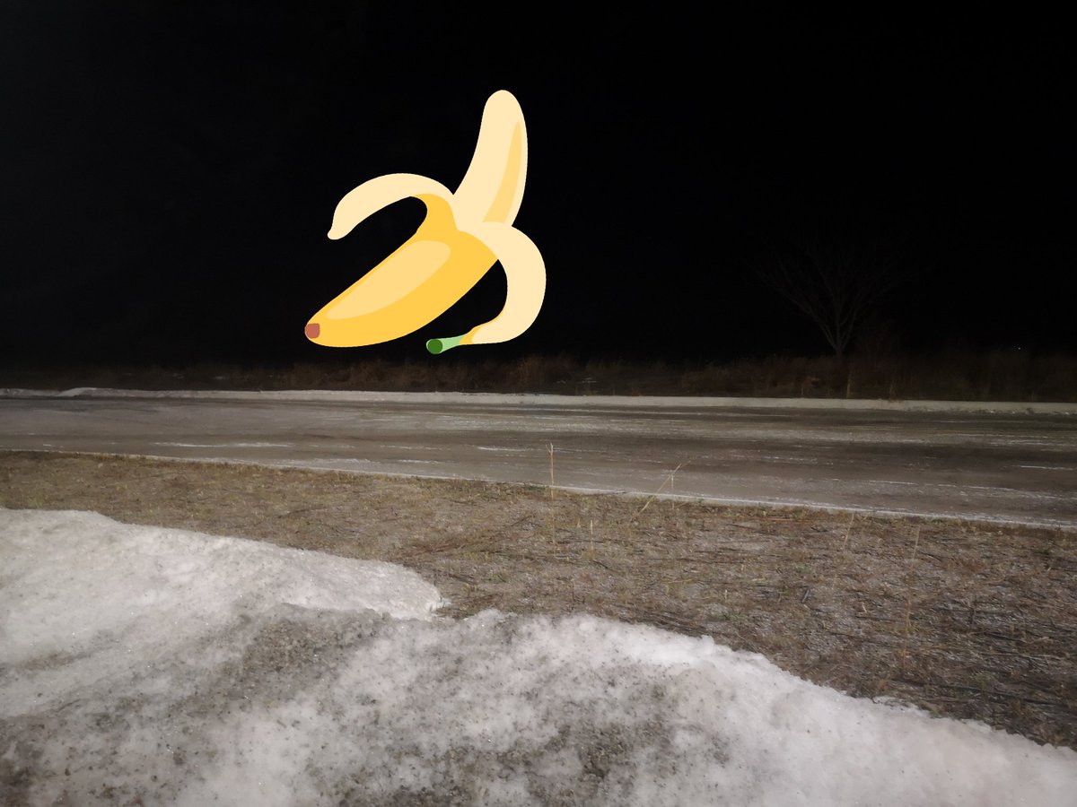 Haven't been traveling the rails lately. It's tough being an old train, blinging the 90s, trying to stay relevant. Log in and see this banana cruising down a dark highway reminds of the acid trips resulting from the all night raves I'd ferry people home from.
📸: @ThisCrazyTrain