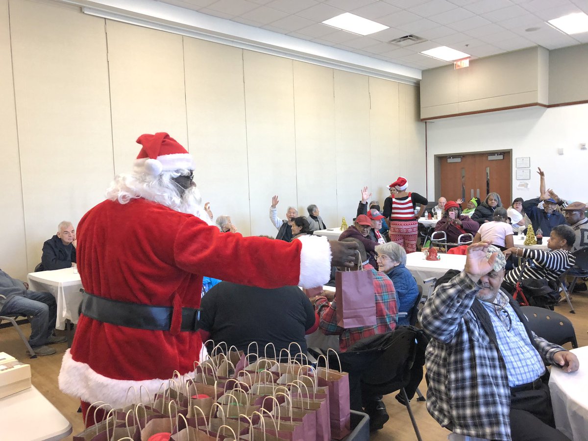 Kristina218's tweet photo. Loved representing the @WakeMOW board at the Five Points Center for their congregate dining holiday party today. Amazing staff and so many wonderful senior neighbors - and Santa stopped by with gifts! 🎅🏼🎅🏼 https://t.co/Hhkeetd7HQ