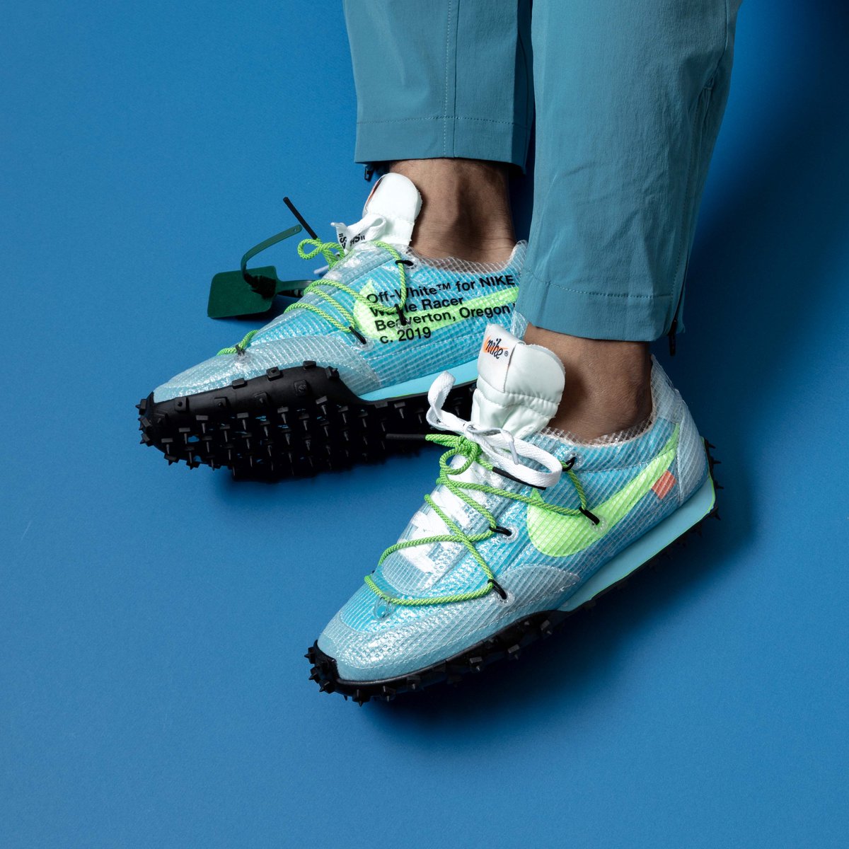 nike off white women's waffle racer