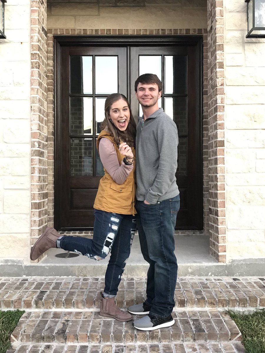 laurendsmithh's tweet photo. Soooo Hunter and I did a thing today. We’re now homeowners!! 🥳🏠🎉❤️ https://t.co/fhh0zQAOmA