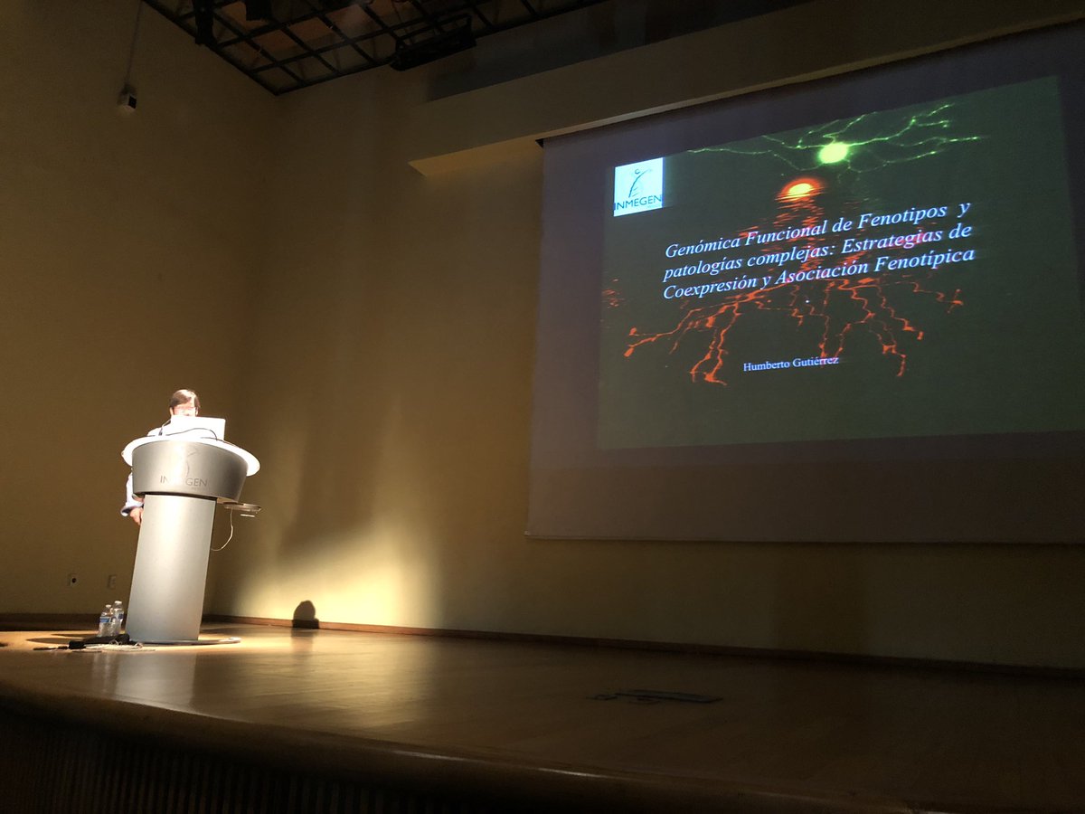Iehchel's tweet photo. Coexpresión de genes y fenotipos complejos en la charla de Humberto Gutiérrez en la Semana de la Biología Computacional del @INMEGEN .
#SemanaBioComp
#CompBioFest https://t.co/RmB98ZyKDH