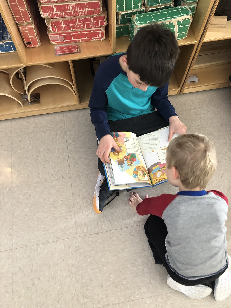 sweet_shauna's tweet photo. Today our act of kindness took the form of reading Christmas books with some kindergarten friends. #pssdprideandjoy @prairiespiritsd #pssdknowyourimpact #hagueelementary #grade3kindnesscrew https://t.co/3Iw32ETHul