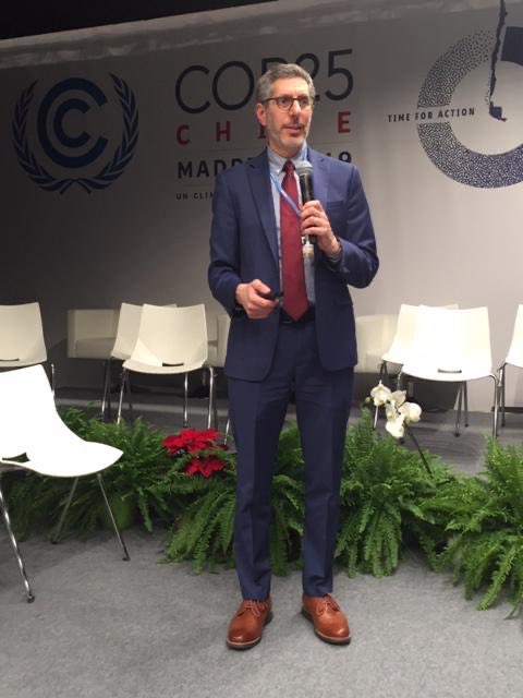 41shen's tweet photo. #MBBI at #COP25: Gregg Walker from Orgen State Uni. @OregonState &amp; Joe Siegel from Pace Uni. @PaceEnviroLaw speaking about building capacity for #mediation in both climate related conflicts &amp; collaborative processes to address climate change... #CapacityBuildingHub @MediatorsBB https://t.co/t3GauDpQyk