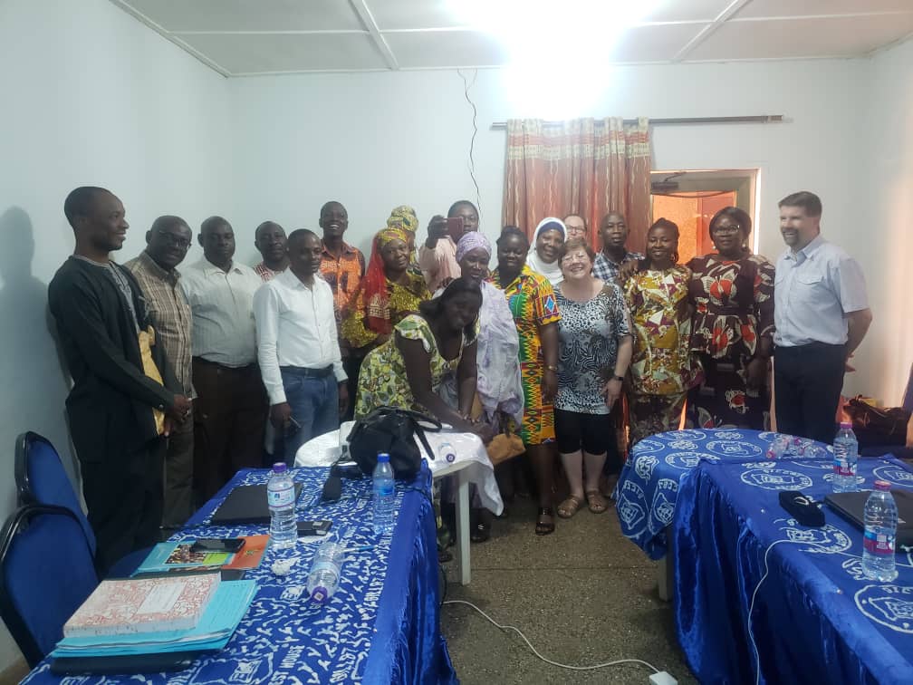 JacquelineSpec9's tweet photo. Great discussion today with parents and teachers in Ghana.  Define inclusive education. "At the end of the day all the students have learned what the teacher wanted to teach them." How do you define inclusive education? @DisabilityGhana @kimberlymaich @drstevesider #leadtoinclude https://t.co/p4406Uignl