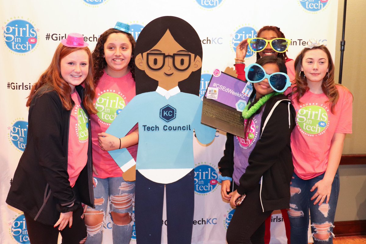 KCTechCouncil's tweet photo. #CSEdWeekKC Day 3 is in the books! Cassie had a great time visiting CS students in KS and MO. 👩‍💻👨‍💻🤗 
#GirlsInTechKC https://t.co/y6ntrYF16K