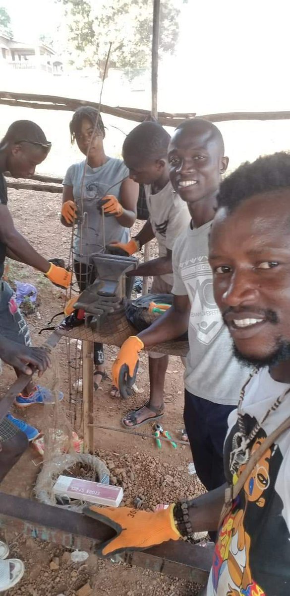 Festivaldubreka's tweet photo. Formation_#FESTARD19 : ART MONUMENTAL

Kanté est un produit l'ISAG. Dans le cadre du #Festard19, il revient dans l'école qui l'a fait découvrir la sculpture pour partager son savoir.

#BouchedAir
#FESTARD19
#DubrékaCitéDesArts
#DiversitéEspacesFormesThéâtrales https://t.co/ZNW5eLl7bX