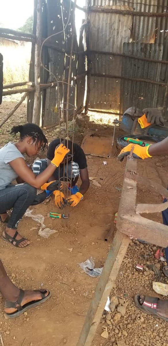 Festivaldubreka's tweet photo. Formation_#FESTARD19 : ART MONUMENTAL

Kanté est un produit l'ISAG. Dans le cadre du #Festard19, il revient dans l'école qui l'a fait découvrir la sculpture pour partager son savoir.

#BouchedAir
#FESTARD19
#DubrékaCitéDesArts
#DiversitéEspacesFormesThéâtrales https://t.co/ZNW5eLl7bX
