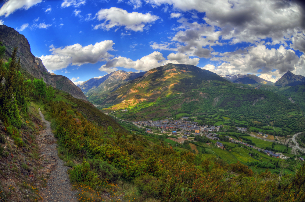 ShoreExcursions's tweet photo. Escape the city of Barcelona &amp; take a visit to one of the most prominent mountain ranges in the world. On our "Exclusive Pyrenees Mountains Day Trip from Barcelona" tour, you'll get a chance to explore the breathtaking scenery &amp; travel to the historic town of Vic! #excursions https://t.co/2SnMPtCfM0