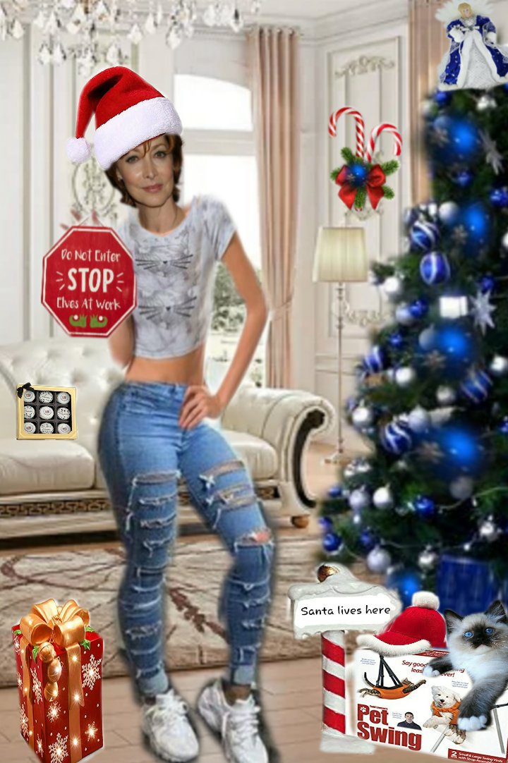 One86745390's tweet photo. I stopped by Santa's house today to pick up a Christmas treat for #Puppers. I caught Mrs. Claus decorating. She asked me to stay and have a cookie break with her. ( They were specialty oreos.) We ate the whole box! Thanks Mrs. Claus!
#satoonz #snackit https://t.co/MEnngniZRh