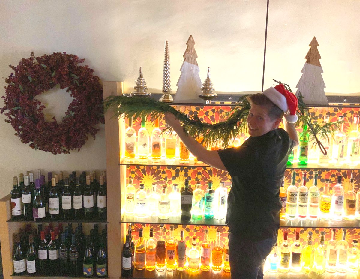 Decking the halls of <a href="/Shakewellbar/">Shakewell</a>! 🎄 Come stop by and you may see this Santa hanging around. 😉 🎅

shakewelloakland.com