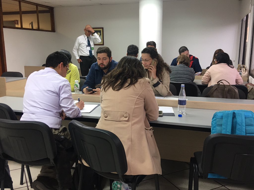 EvidenciaTer's tweet photo. Trabajo interdisciplinario de profesores de @MedicinaSabana en el Diplomado de Educación para Profesionales de la Salud #spem3 entorno al Entrustment @olletencate https://t.co/WDoKfZMWBj