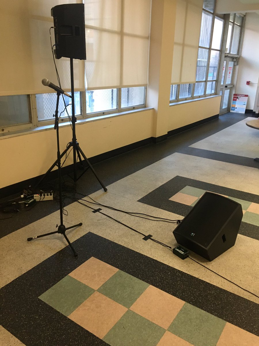 Ernie_B3's tweet photo. All ready for George Hull &amp; Friends caroling tomorrow 10:00-2:00 #UAMSholidays https://t.co/DsJMkSZtV0