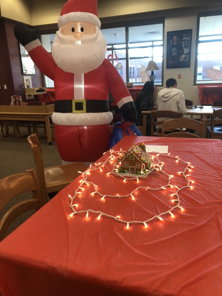 RockRidgeWINGS's tweet photo. Lots of fun &amp; creativity on display during our annual WINGS Gingerbread House contest!  Huge thank you to @DrAsiaRJones @TracyLJackson @erin_hornbeck for serving as our judges. https://t.co/gTrHEGiN2D