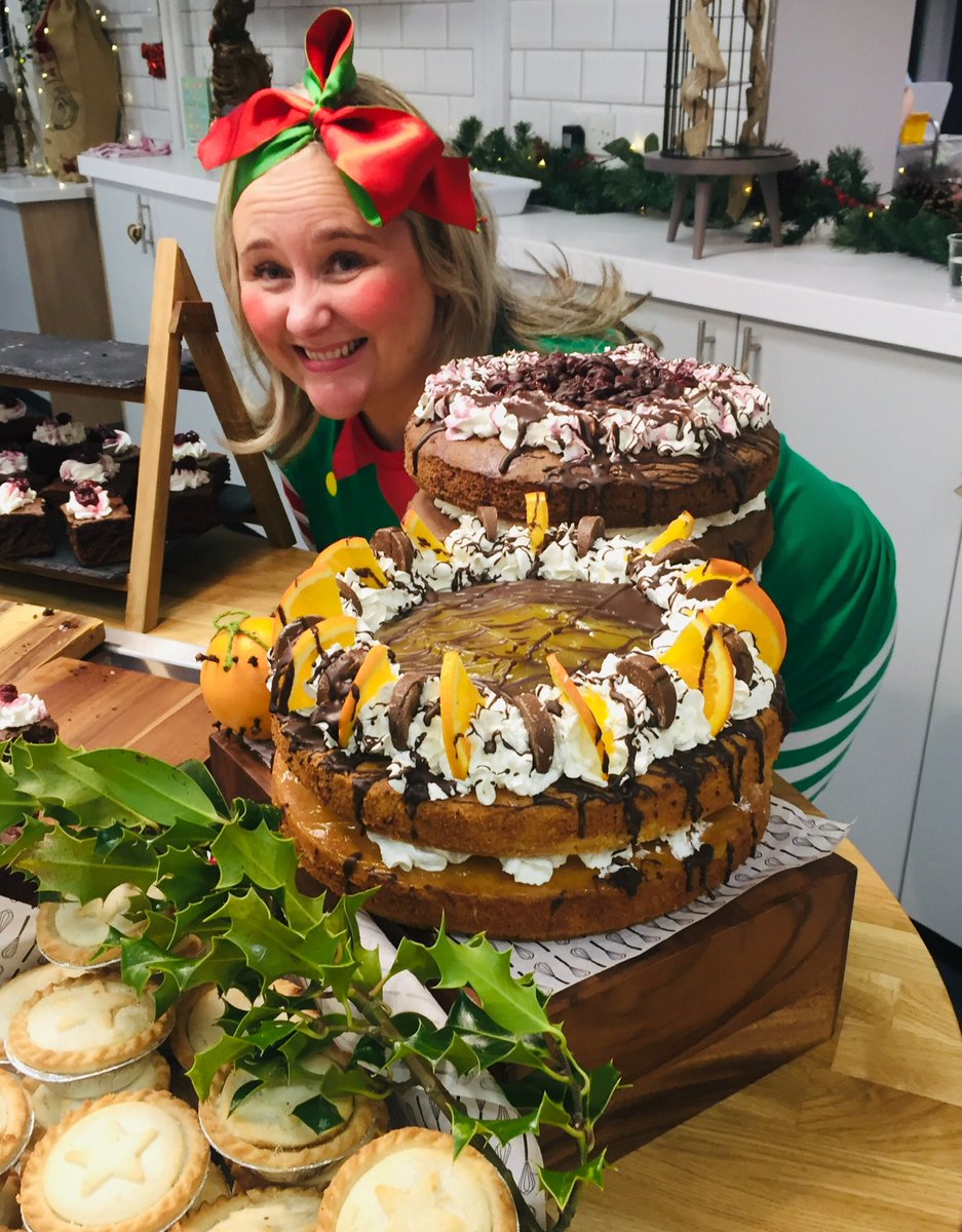mtgs_jan's tweet photo. Chocolate orange ๐ cupcake, Black Forest brownie or the classic mince pie. For Xmas lunch @MerchantsCrosby Amazing work Alma ! #teammerchants @thenorthernchef @almammoore @ChartwellsInd https://t.co/Hjw80fBAIL